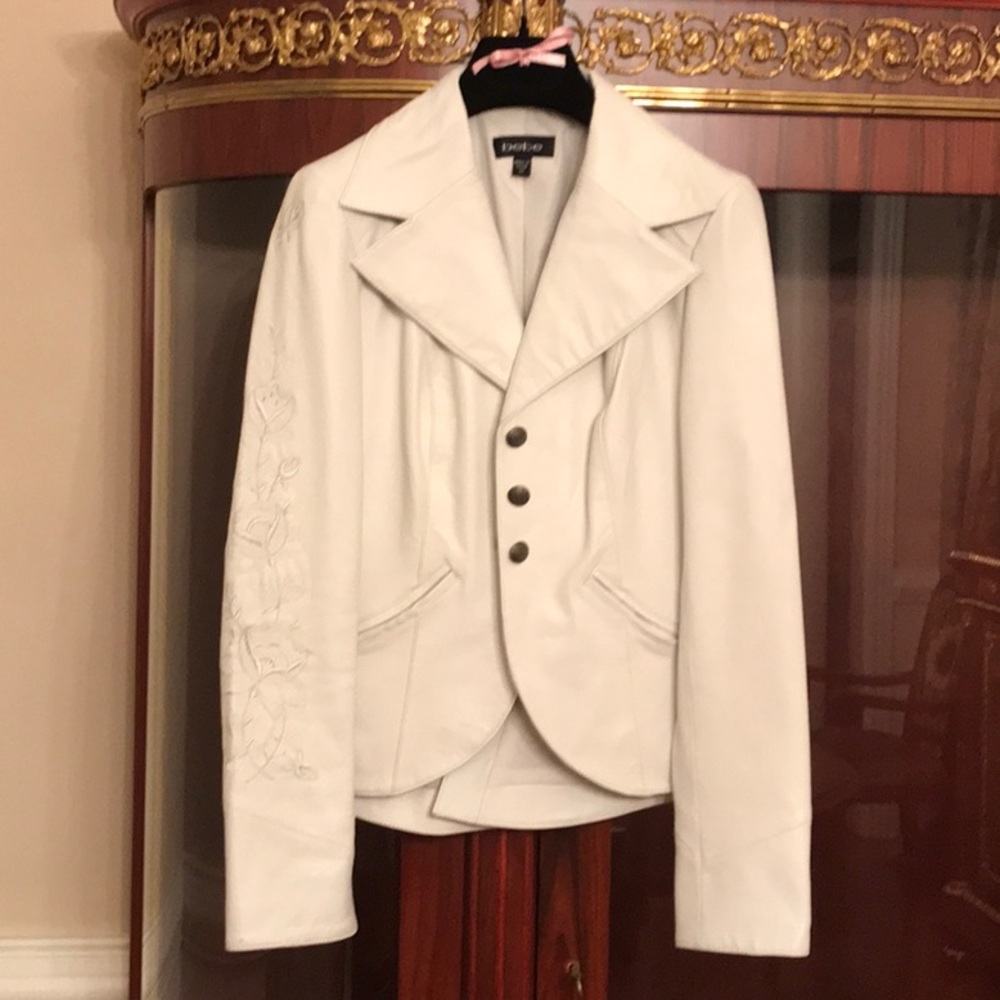 Bebe 100%Genuine Leather embroidered white blazer jacket Sz.XS